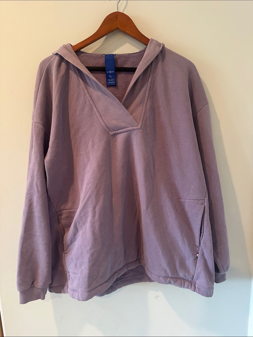 Kit And Ace hoodie size xl